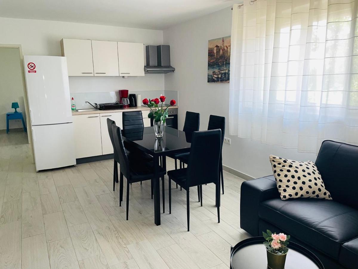 Apartment Paulina Трогир Экстерьер фото